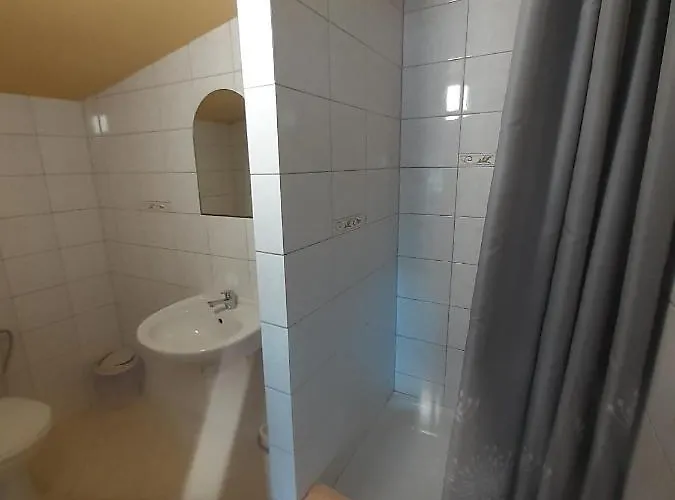 Δωμάτια σε οικογενειακή κατοικία Agat Goscinne